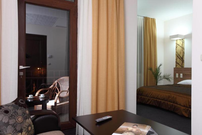 Cascade Hotel Erivan Zimmer foto